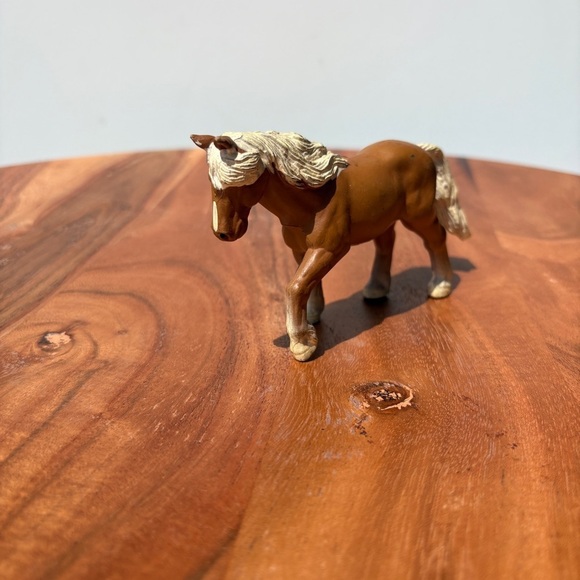 Vintage 1991 Funrise International Vinyl Horse Figure - AVELIGNESE (Haflinger) - Picture 2 of 7